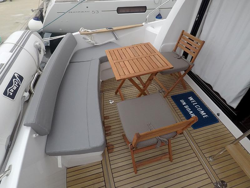 Book yachts online - motorboat - Beneteau Antares 36 - Mandalina II - rent