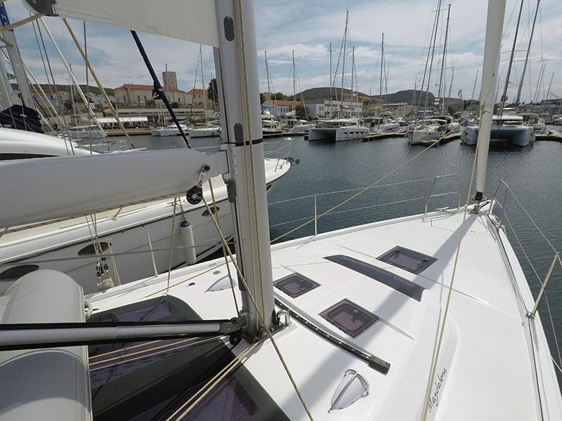 Book yachts online - sailboat - Dufour 430 GL - Magdalena - rent