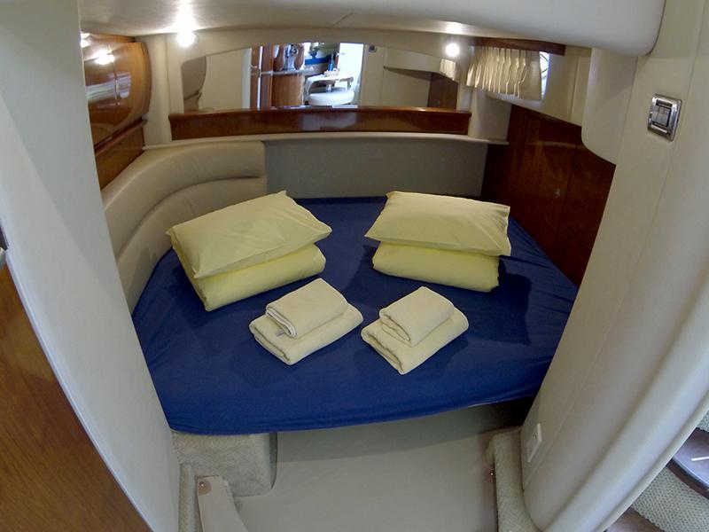 Book yachts online - motorboat - Sea Ray 455 - Gandalf - rent