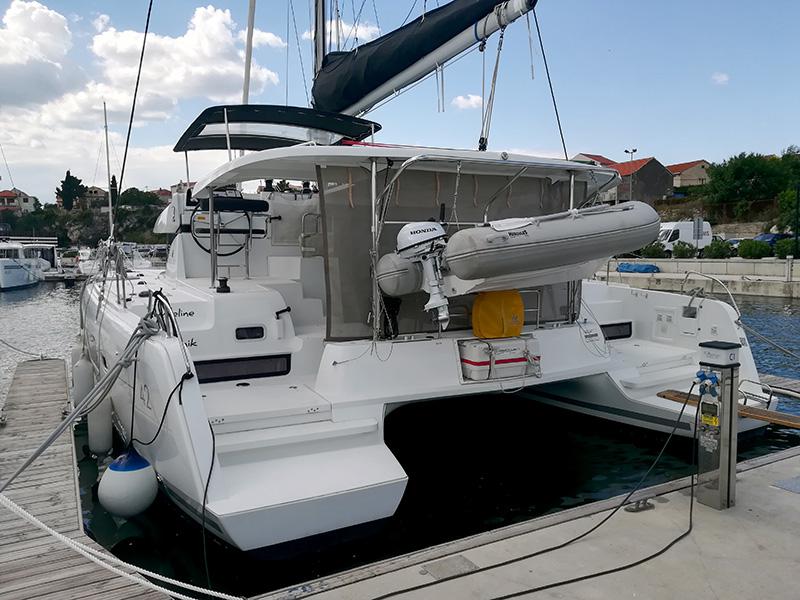 Book yachts online - catamaran - Lagoon 42 - Aymeline - rent