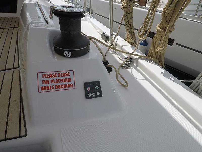 Book yachts online - sailboat - Dufour 430 GL - FREYA - rent