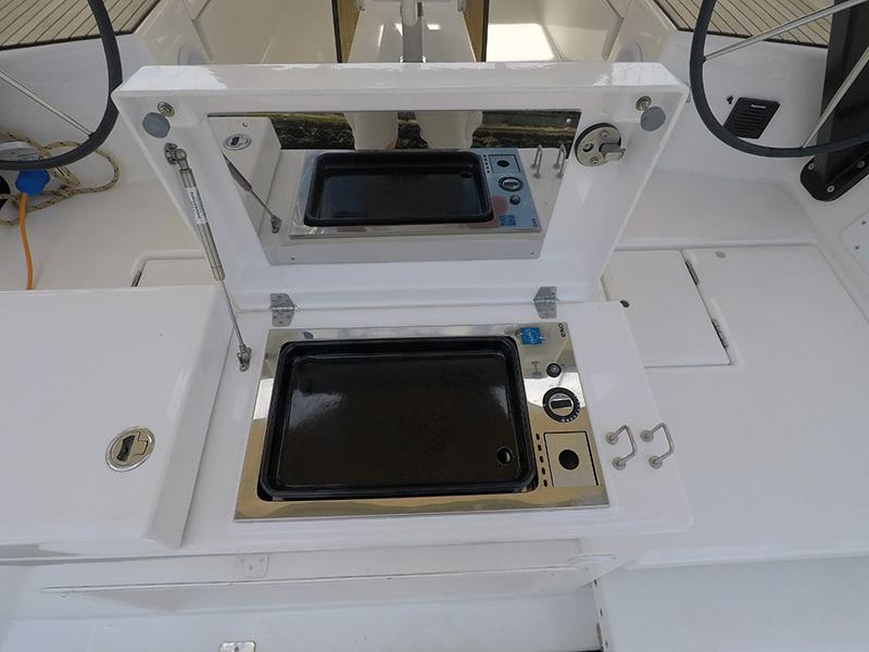 Book yachts online - sailboat - Dufour 430 GL - FREYA - rent