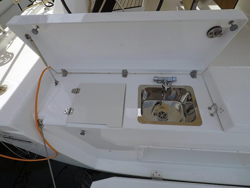 Book yachts online - sailboat - Dufour 430 GL - FREYA - rent