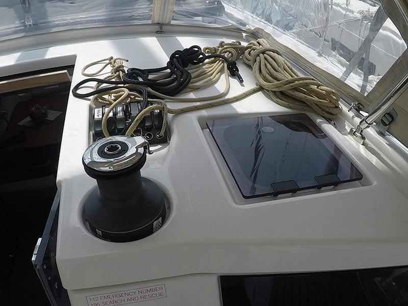 Book yachts online - sailboat - Dufour 430 GL - FREYA - rent