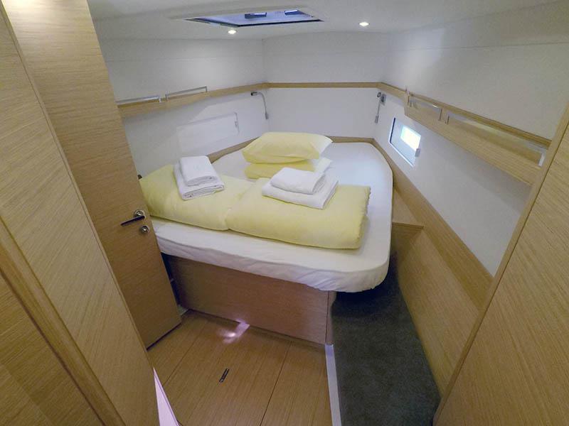 Book yachts online - sailboat - Grand Soleil 44 - Aloha - rent