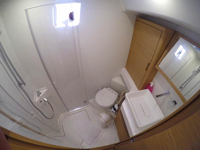 Book yachts online - sailboat - Grand Soleil 44 - Aloha - rent