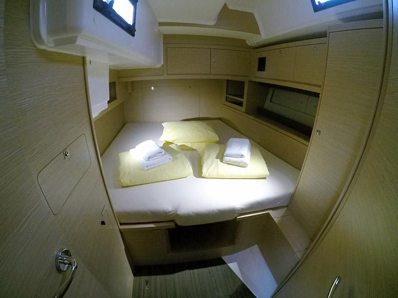 Book yachts online - sailboat - Dufour 530 GL - Vita - rent