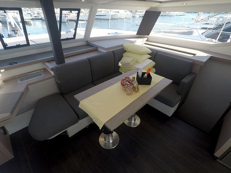 Book yachts online - catamaran - Fountaine Pajot Astréa 42 - Imagine - rent