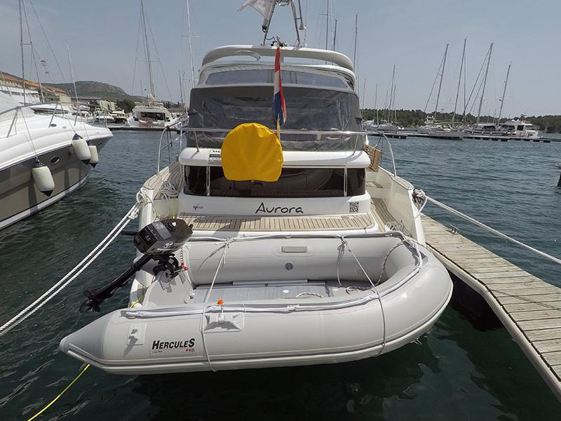 Book yachts online - motorboat - Marex 320 ACC - Aurora - rent