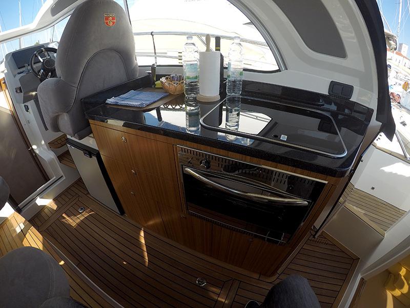 Book yachts online - motorboat - Marex 320 ACC - Aurora - rent