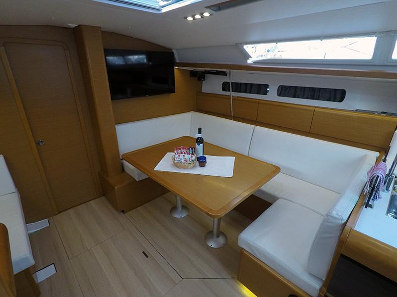 Book yachts online - sailboat - Sun Odyssey 449 - Elissa - rent