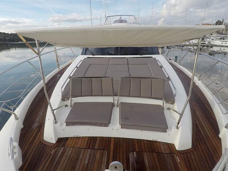 Book yachts online - motorboat - Prestige 620 S - JANA - rent