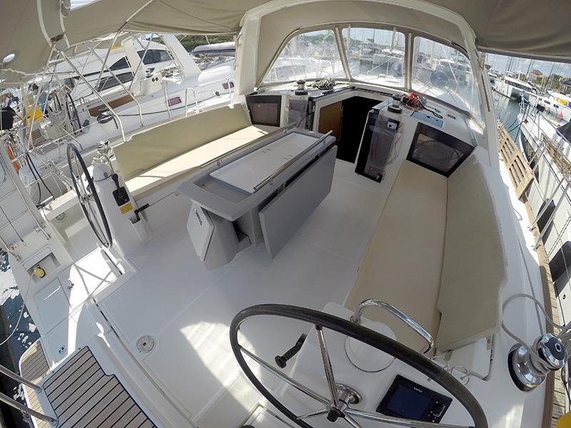 Book yachts online - sailboat - Oceanis 45 - Neška II  - rent