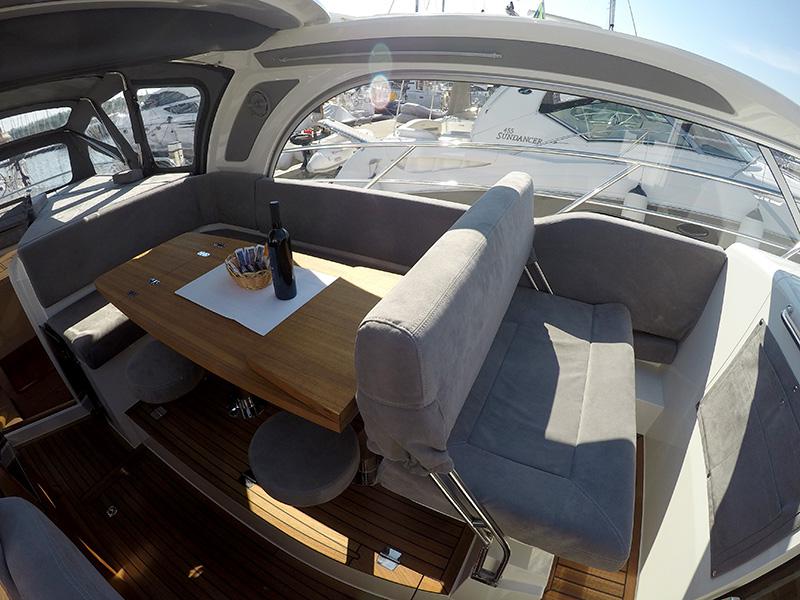 Book yachts online - motorboat - Marex 320 Aft Cabin Cruiser - NEW 2023! - rent