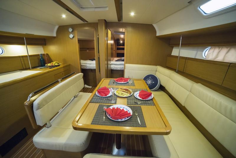 Book yachts online - sailboat - Sun Odyssey 44 i - SUN ODYSSEY 44i (2009) - VOL - rent