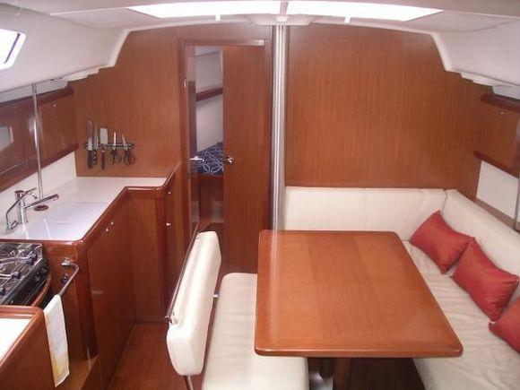 Book yachts online - sailboat - Oceanis 40 - OCEANIS 40 (2009) - VOL - rent