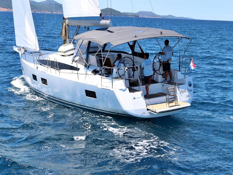 Book yachts online - sailboat - JEANNEAU 54 BT - MYSTIC DREAMS - rent