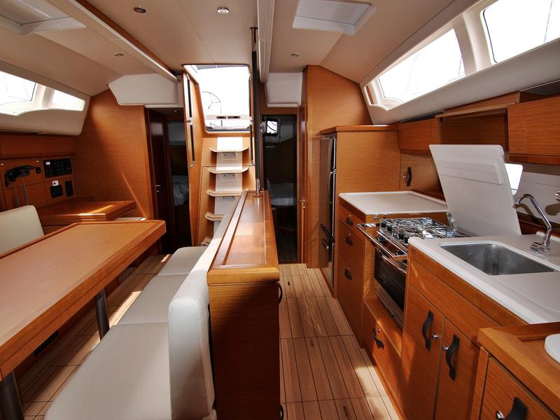 Book yachts online - sailboat - JEANNEAU 54 BT - MYSTIC DREAMS - rent