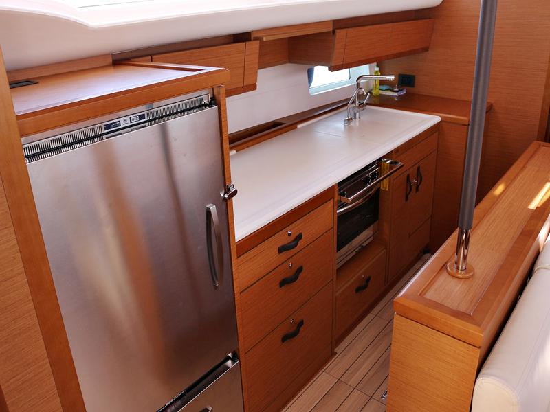 Book yachts online - sailboat - JEANNEAU 54 BT - MYSTIC DREAMS - rent