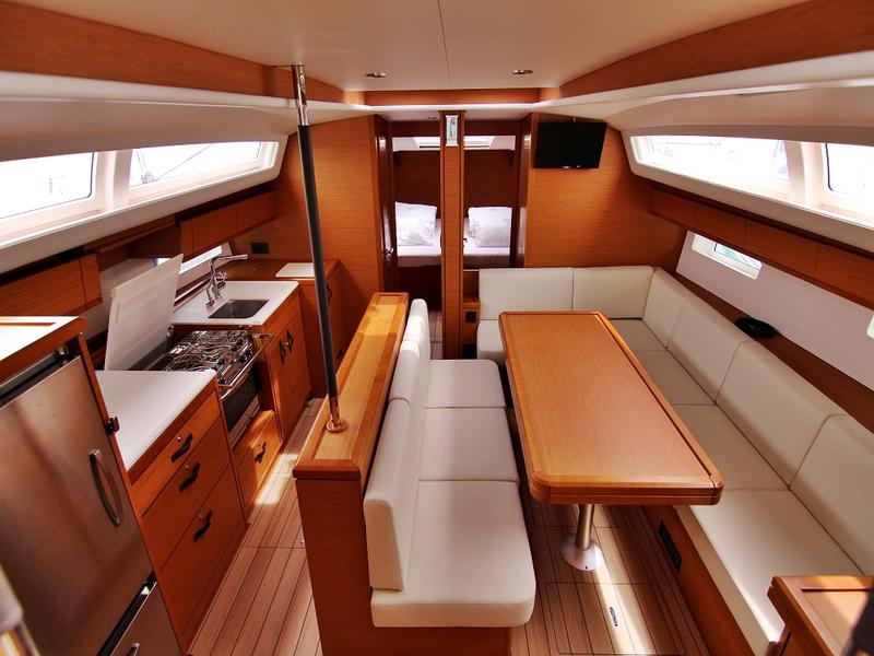 Book yachts online - sailboat - JEANNEAU 54 BT - MYSTIC DREAMS - rent
