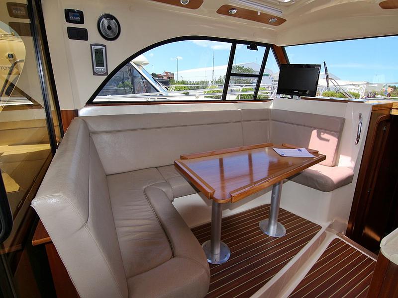 Book yachts online - motorboat - ADRIANA 44 BT (12) - FRANKA - rent
