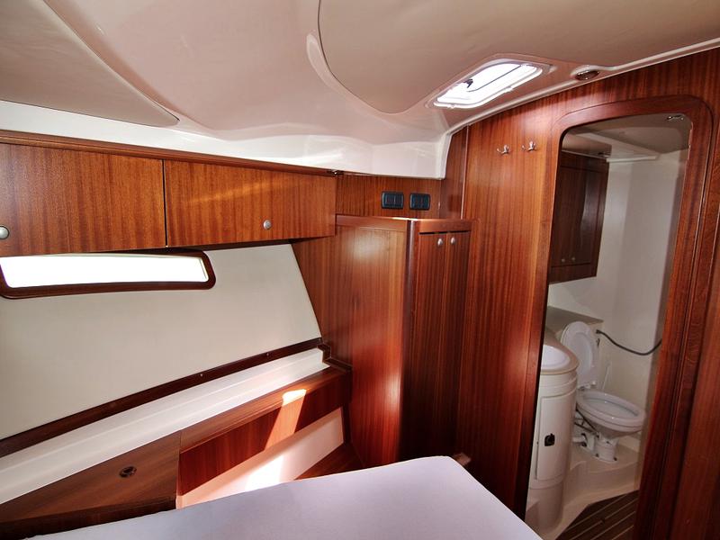 Book yachts online - motorboat - ADRIANA 44 BT (12) - FRANKA - rent