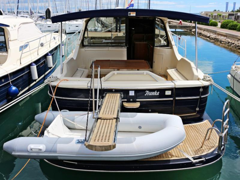 Book yachts online - motorboat - ADRIANA 44 BT (12) - FRANKA - rent