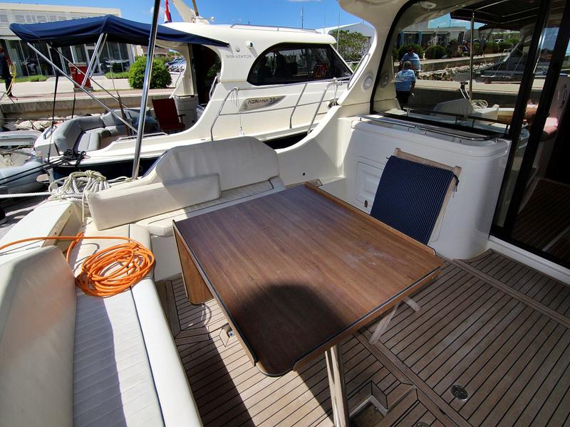 Book yachts online - motorboat - ADRIANA 44 BT (12) - FRANKA - rent
