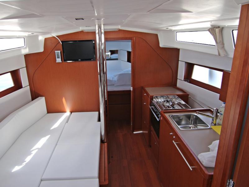 Book yachts online - sailboat - OCEANIS 38 BT - FEDE - rent