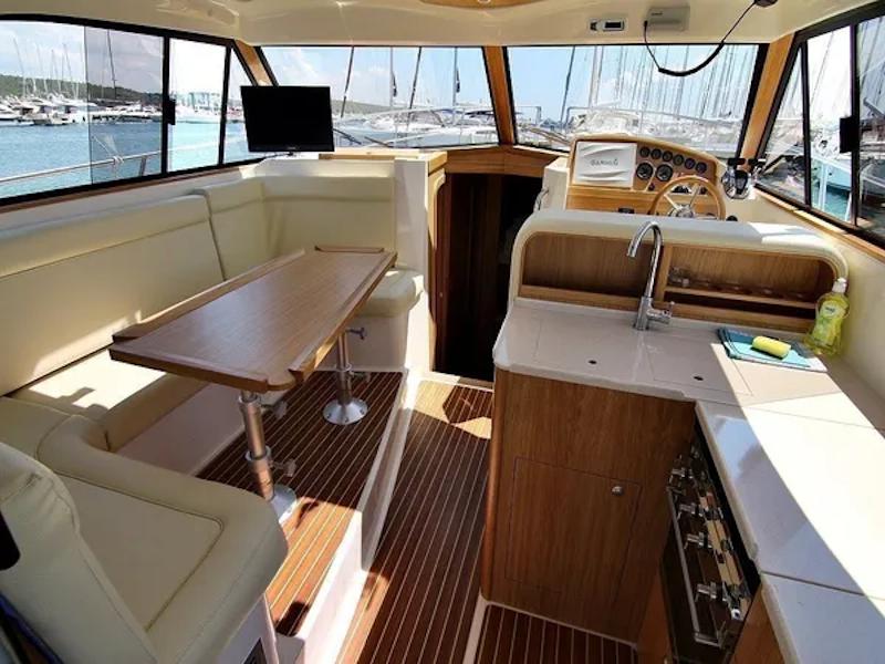 Book yachts online - motorboat - Adriana 44 BT (20) - ROBERTA - rent
