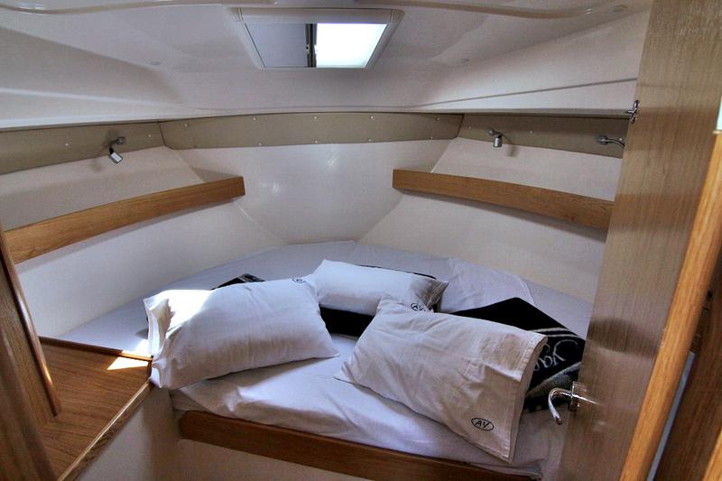 Book yachts online - motorboat - VEKTOR 950 BT (15) - BAVA - rent