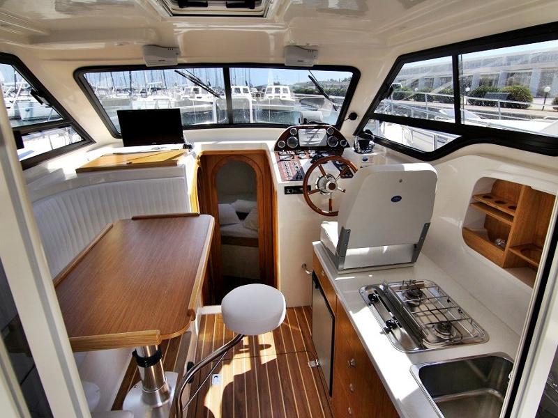 Book yachts online - motorboat - VEKTOR 950 BT (15) - BAVA - rent