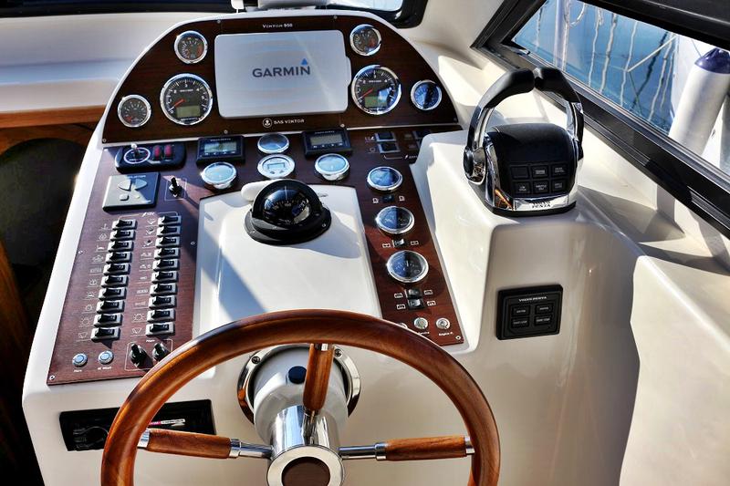 Book yachts online - motorboat - VEKTOR 950 BT (15) - BAVA - rent