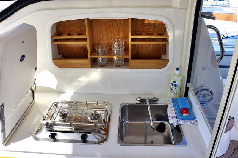 Book yachts online - motorboat - VEKTOR 950 BT (15) - BAVA - rent