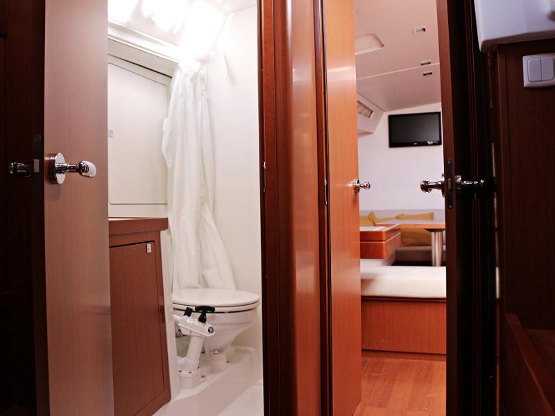 Book yachts online - sailboat - OCEANIS 48 BT - FILOMENA - rent