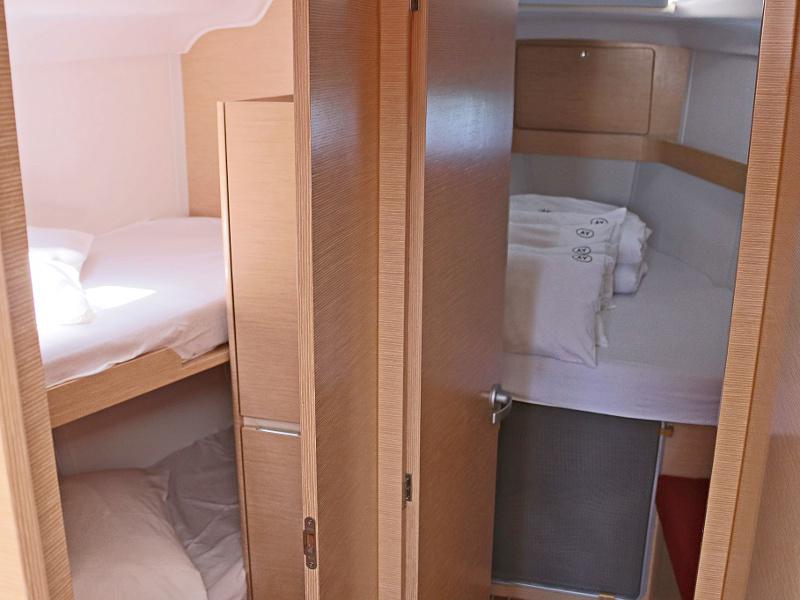 Book yachts online - sailboat - ELAN 444 Impression BT - SAGITTA - rent