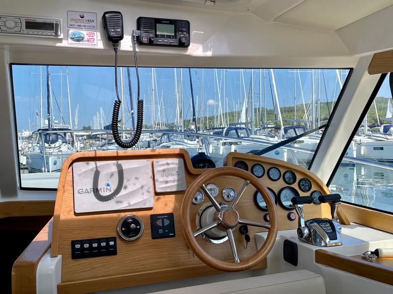 Book yachts online - motorboat - ADRIANA 36 BT (21) - IRIS - rent