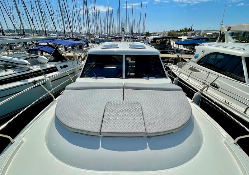 Book yachts online - motorboat - ADRIANA 36 BT (21) - IRIS - rent