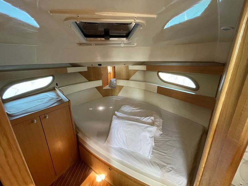 Book yachts online - motorboat - ADRIANA 36 BT (21) - IRIS - rent