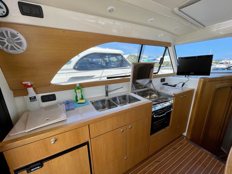 Book yachts online - motorboat - ADRIANA 36 BT (21) - IRIS - rent