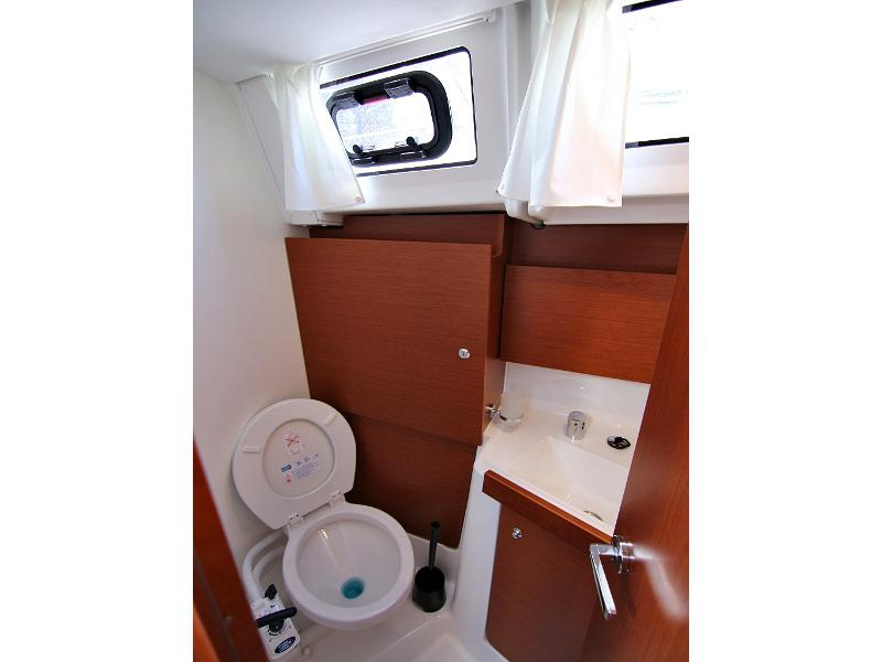 Book yachts online - sailboat - OCEANIS 38.1 BT - ELSA - rent