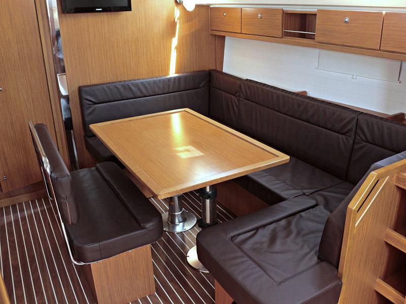 Book yachts online - sailboat - BAVARIA C 40 BT - MARISA - rent