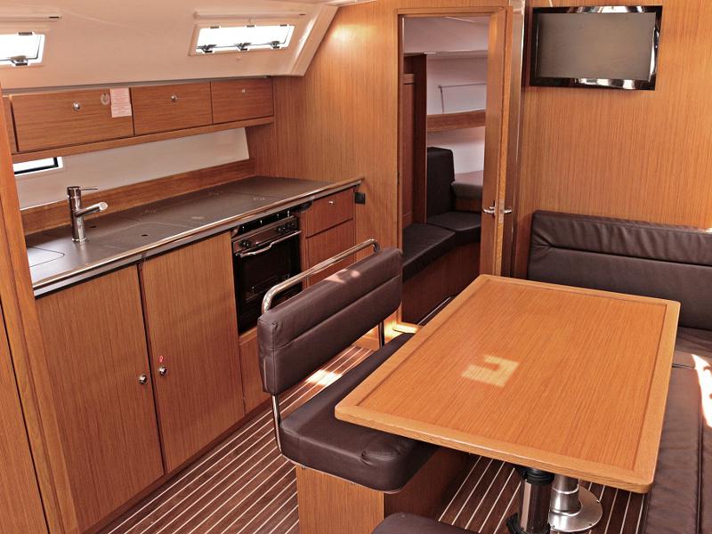 Book yachts online - sailboat - BAVARIA C 40 BT - MARISA - rent