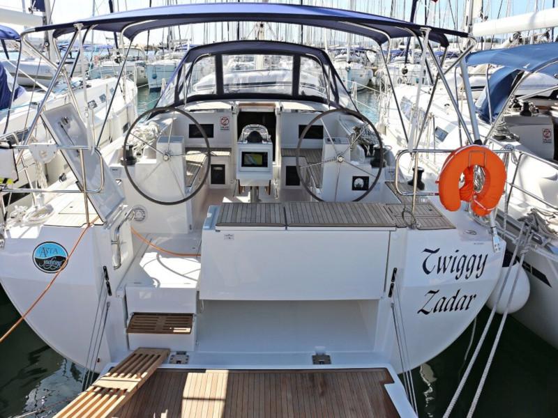 Book yachts online - sailboat - BAVARIA C 45 BT (19) - TWIGGY - rent