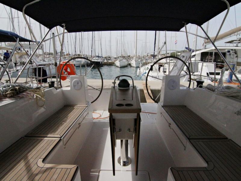 Book yachts online - sailboat - BAVARIA C 45 BT (19) - TWIGGY - rent