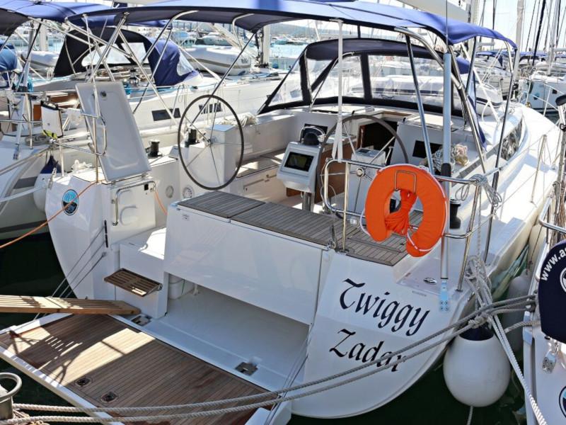 Book yachts online - sailboat - BAVARIA C 45 BT (19) - TWIGGY - rent