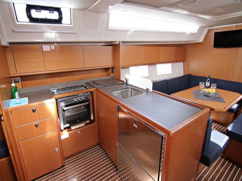 Book yachts online - sailboat - BAVARIA C 45 BT (19) - TWIGGY - rent