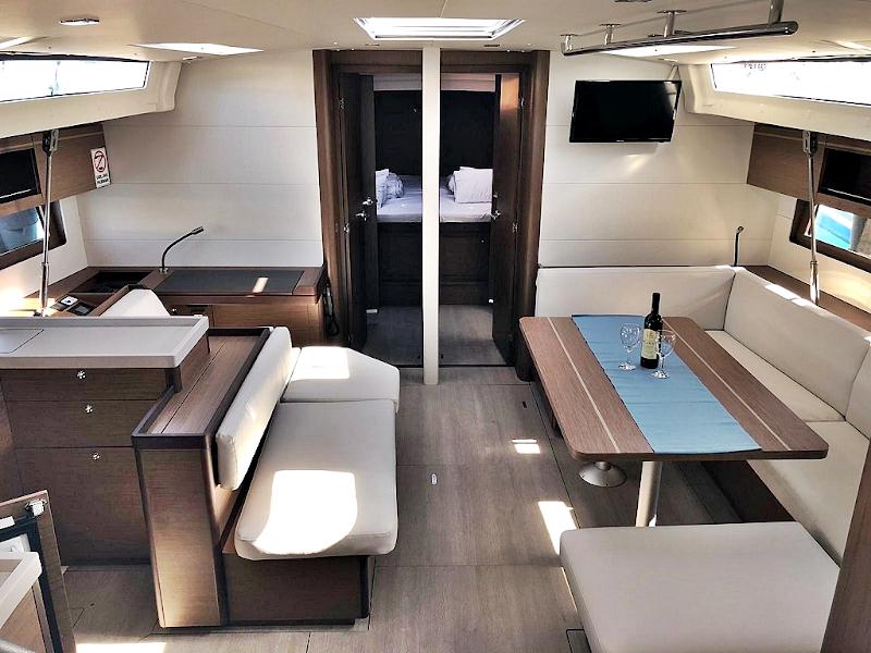 Book yachts online - sailboat - OCEANIS 51.1 BT (20) - PEARL DREAMS - rent