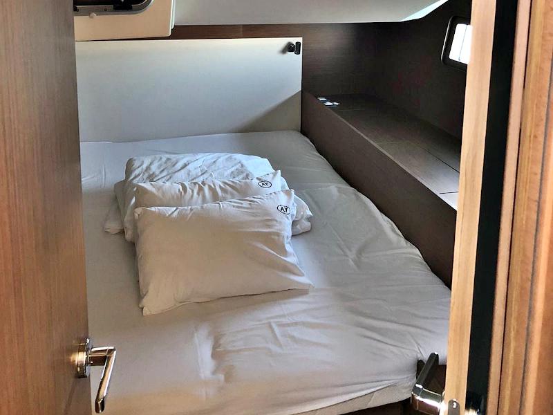 Book yachts online - sailboat - OCEANIS 51.1 BT (20) - PEARL DREAMS - rent