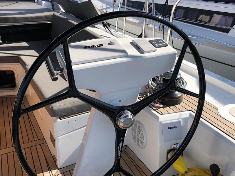 Book yachts online - sailboat - OCEANIS 51.1 BT (20) - PEARL DREAMS - rent